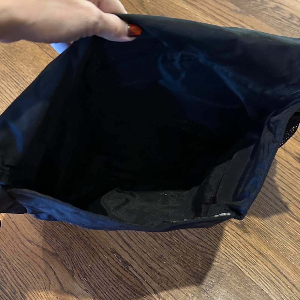 Polo by Ralph Lauren Classic Black Messenger Bag! - Picture 8 of 11